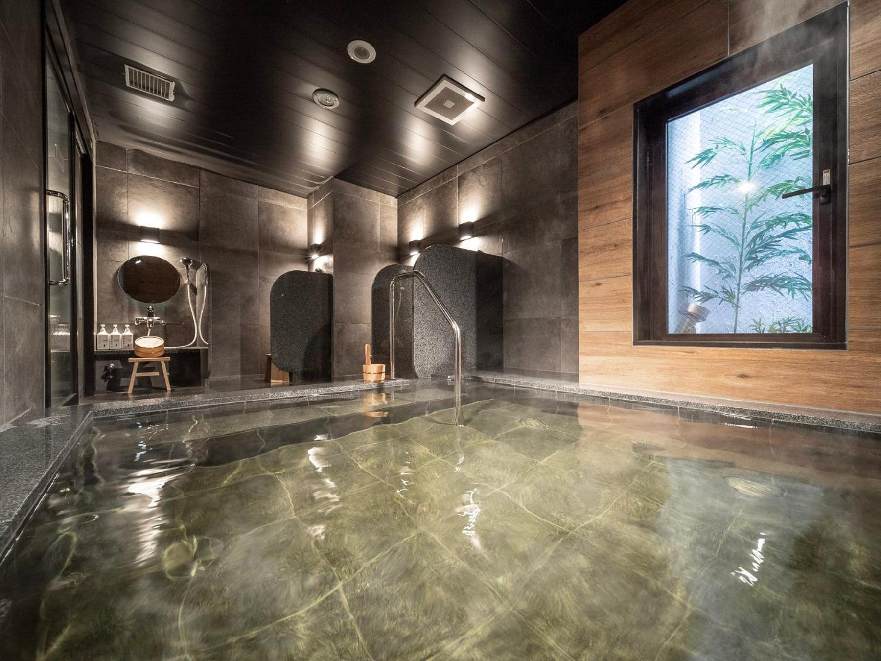 Super Premier Namba Shinsaibashi Natural Hot Spring 3* Ōsaka